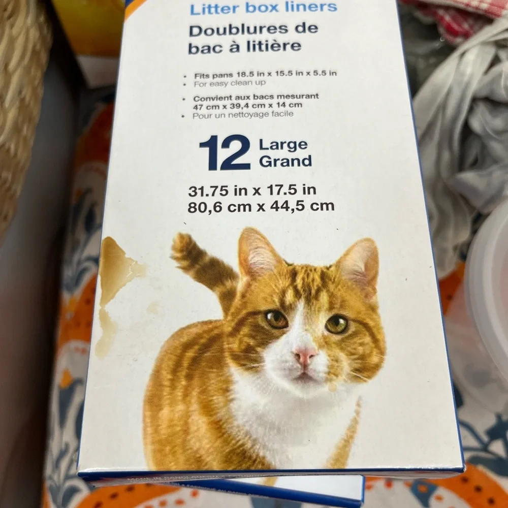 3 new boxes of large cat pan litter liners.